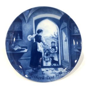 Vintage Mother’s Day 1972 Kaiser Porcelain Plate